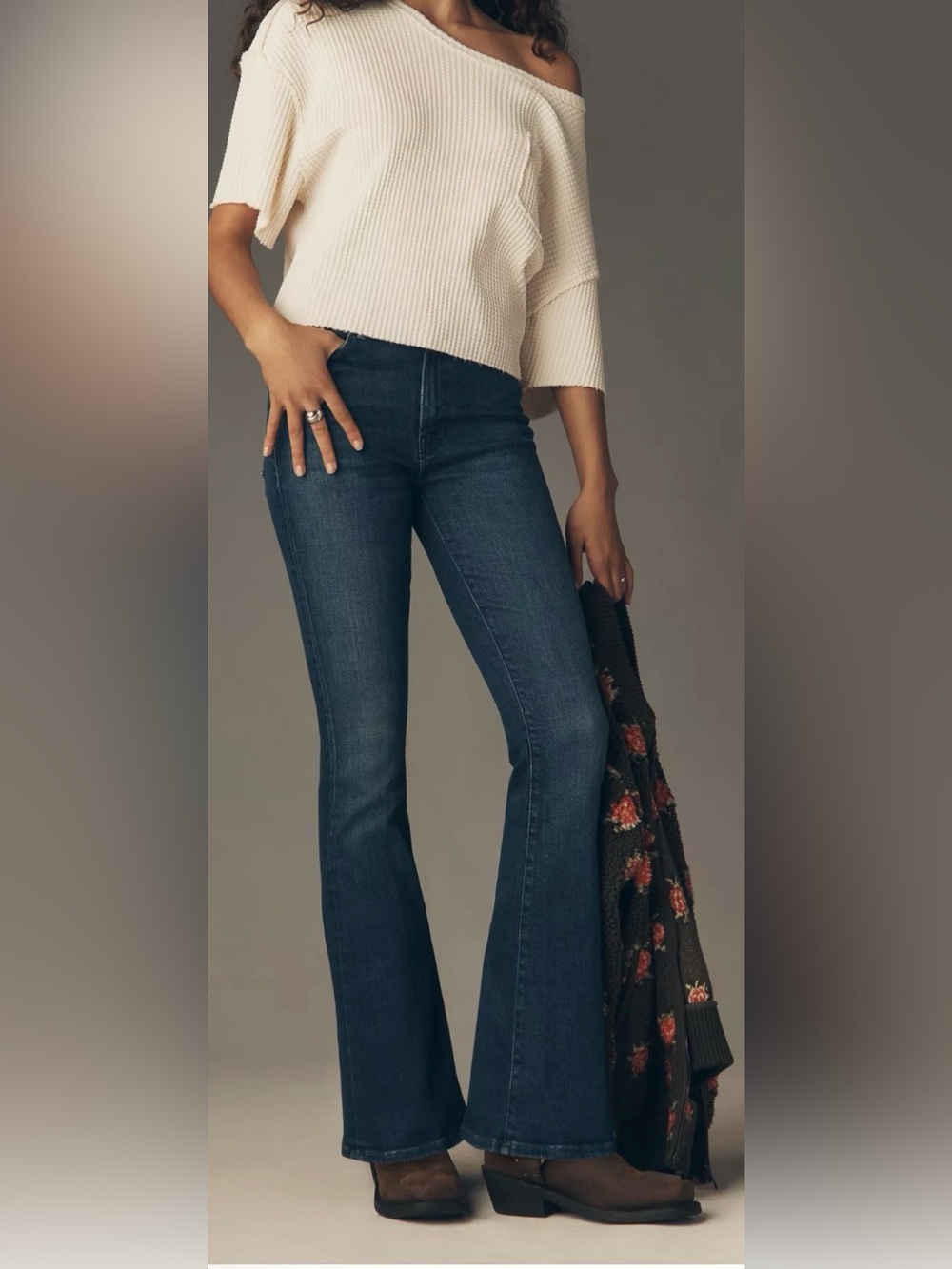 MOTHER The Weekender Mid-Rise Flare Jeans